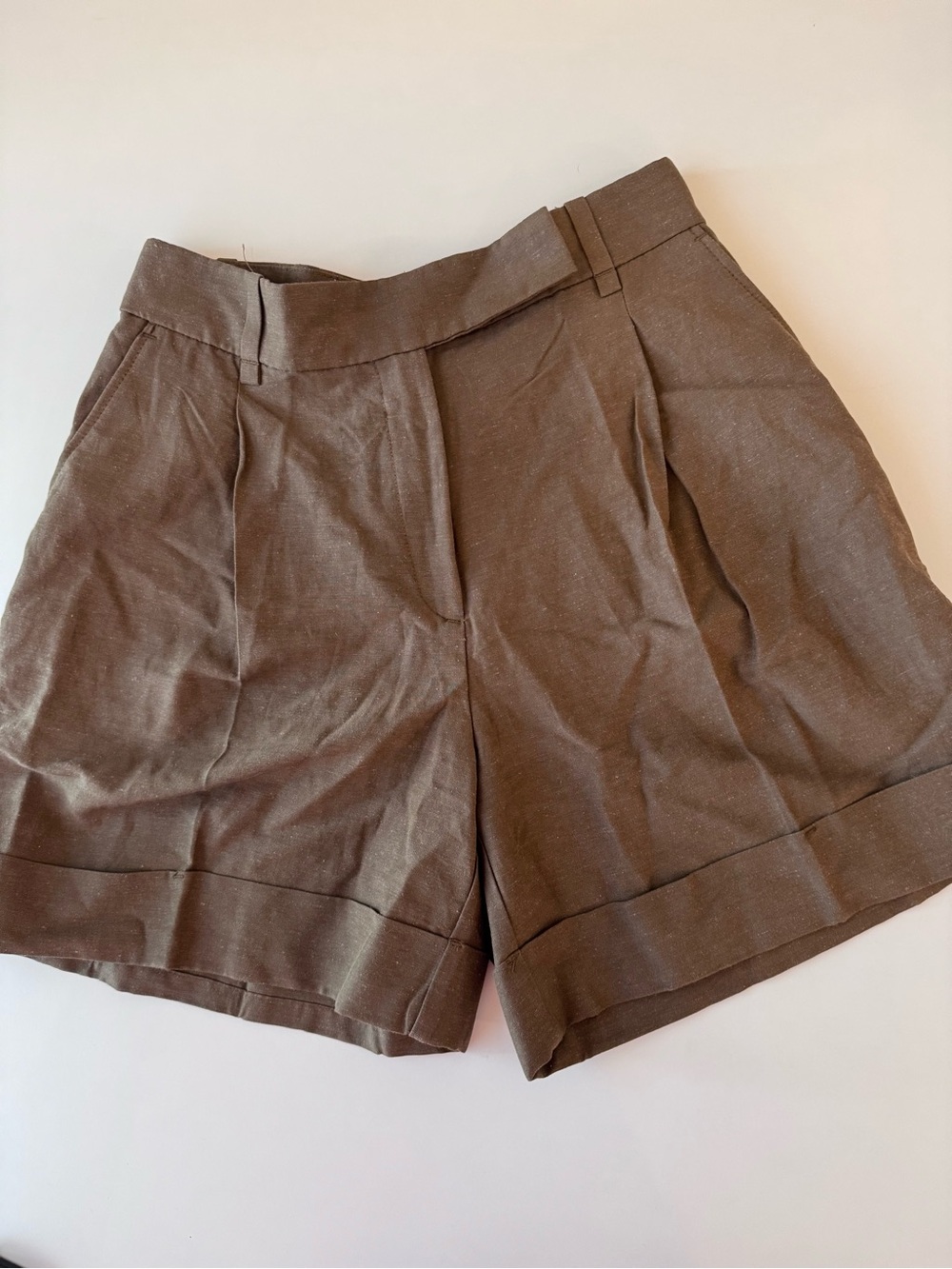 NWT H&M Brown Tailored Pleated Women's Paperbag Shorts, Size 4